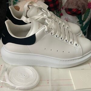 Authentic Alexander McQueen Platform Sneakers size 39